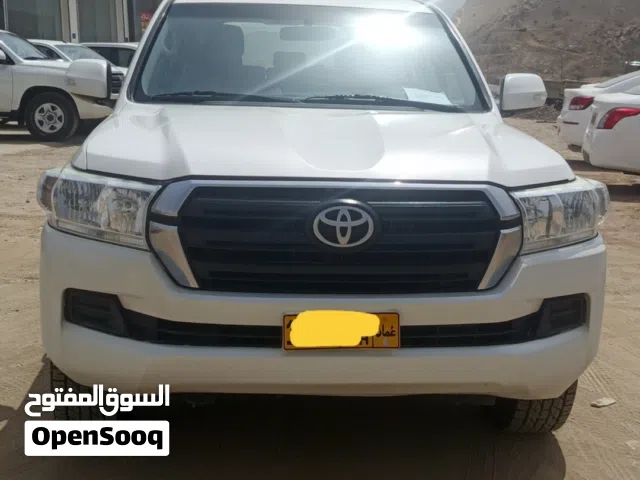 Toyota Land Cruiser V6 خلیجی