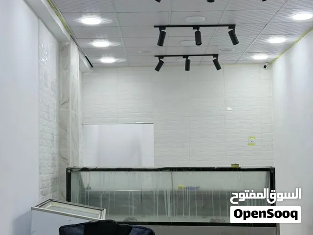 محل للبيع بخلو
