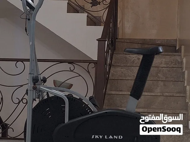 جهاز رياضي إليبتيكال / أوربتراك مع دراجة ثابتة للبيع  الجهاز مستخدم وحالته جيدة يعمل بشكل طبيعي والب