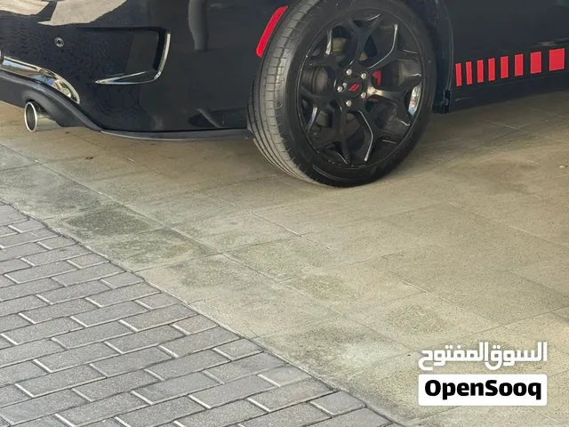 للبيع رنقات دودج 20 Scat Pack مع الإطارات