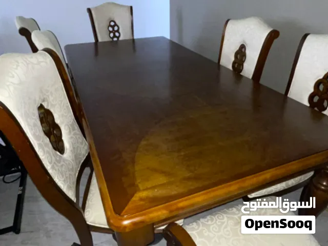 ما مجرد طاولة سفرة او طاولة طعام.. قطعة تغيّر شكل غرفة الطعام بالكامل.