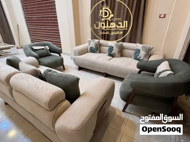 طقم جلوس تركي مكون من كنبتين وكرسيين وتربيزة