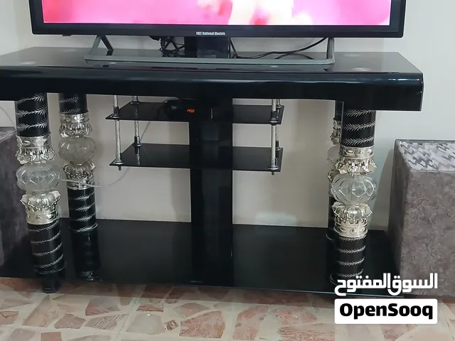 طاولة تلفزيون سيكوريت لون اسود و فضي للبيع