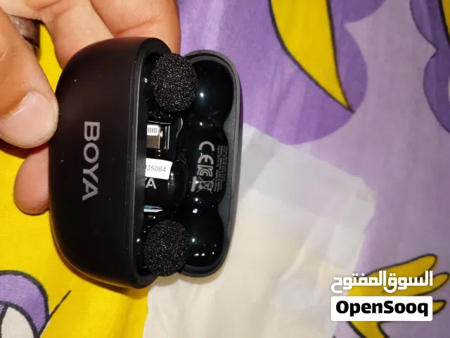 هذا الجهاز هو نظام ميكروفون لاسلكي ذكي صغير الحجم من شركة BOYA الشهيرة، وتحديداً موديل BOYA mini 2