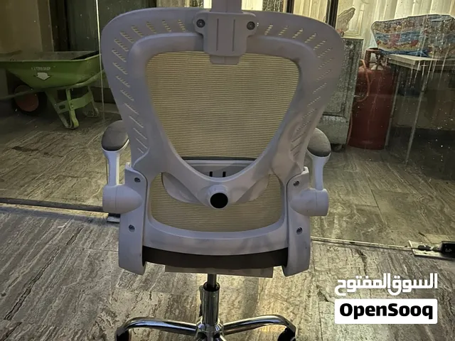 كرسي مكاتب او قيمينق جديد فقط مركب