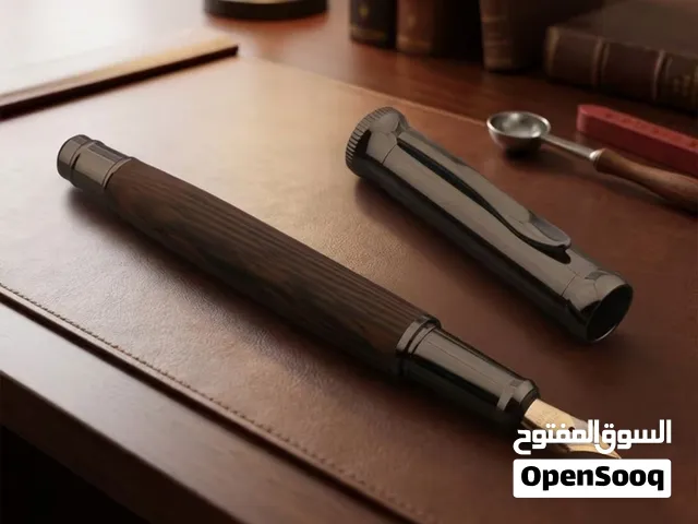 قلم حبر فاخر بهيكل خشبي طبيعي ولمسات معدنية – فخامة كلاسيكية وتجربة كتابة استثنائية