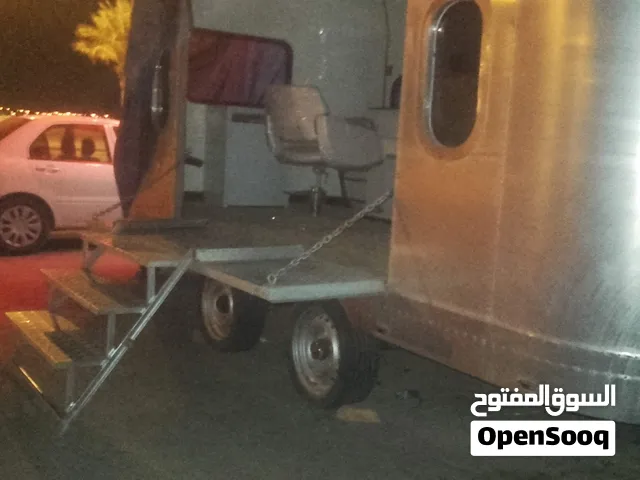 عربة مقطورة حلاق متنقل