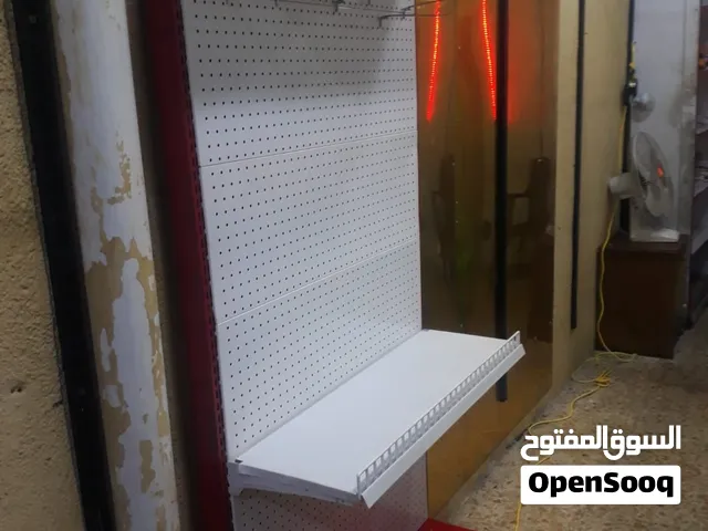ميز للتعليق الأكسسوارات و السماعات وغيرها