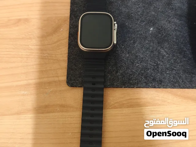 ساعة ذكية مستعملة معها شاحن