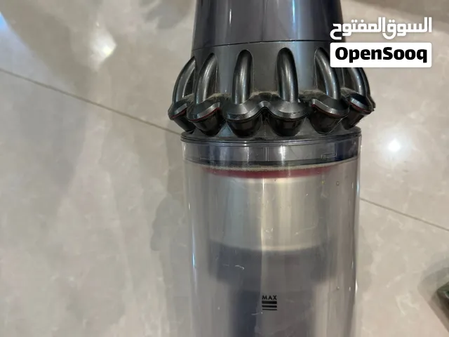 مكنسة ماركت DYSONمستعمله نظيفة جدا مع قطع كامله