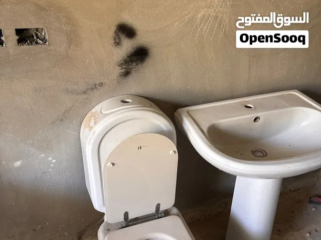 طقم حمام للبيع كامل كل اموره تمام مطلوب في 30 كثير نظيف