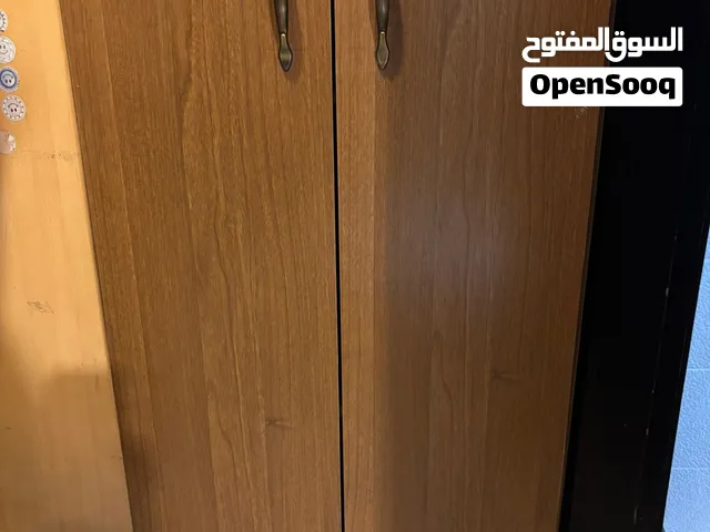 خزانتين بحالة ممتازة ومتعددة الاستخدامات للبيع