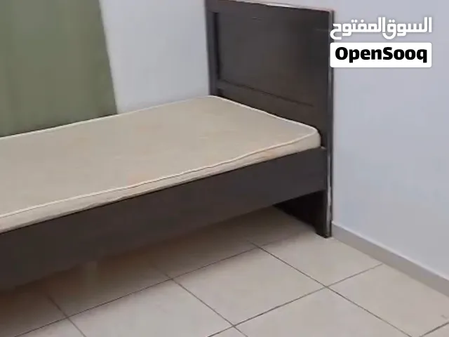 Room for rent only Lady