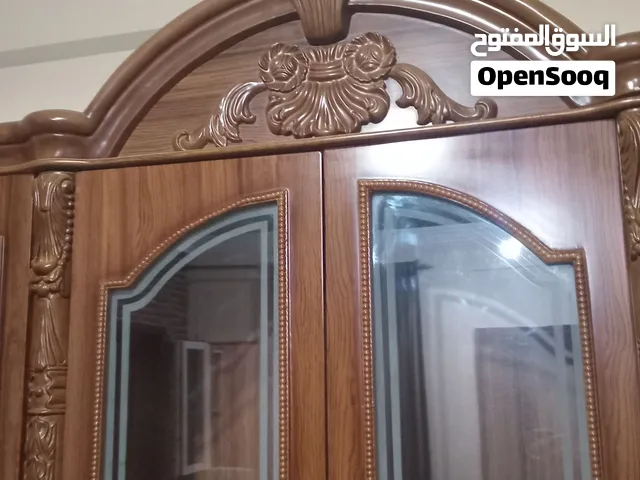 للبيع بوفيه خشبي كلاسيكي نوع الخشب نجاره مضغوطه شوف الوصف