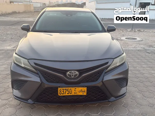 تويوتا كامري 2019 رمادي فئة SE وارد ممشى 419الف جاد يتفضل