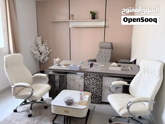 للبيع أثاث مكتب متكامل – بحالة ممتازة