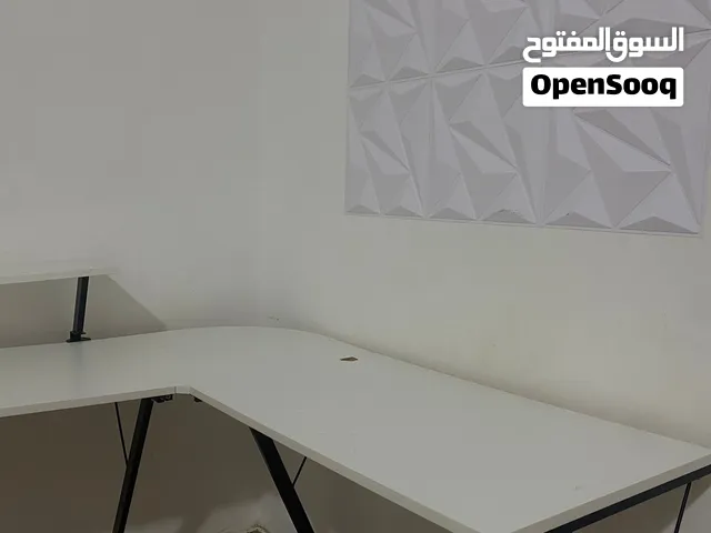 طاوله نظيفه للبيع شوف الوصف