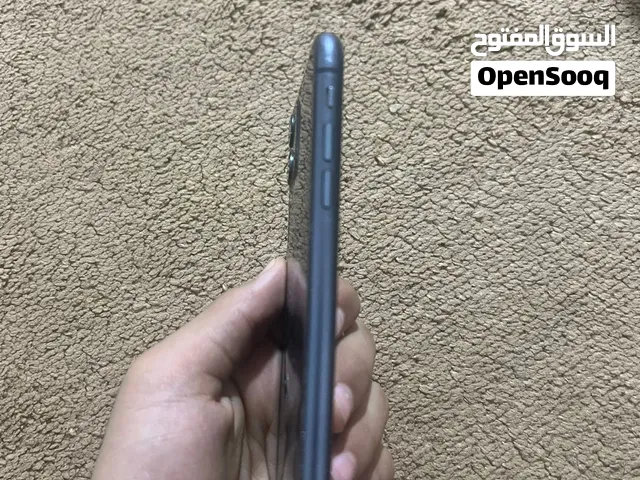 آيفون 11 عادي صغير موديل 2021