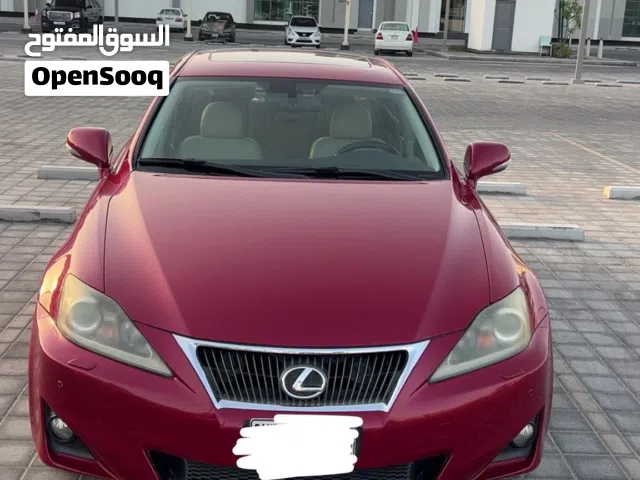 لكزس is300 موديل 2013 للبيع 3900 وقابل