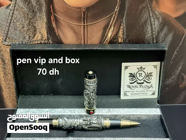 Royal Palace pen