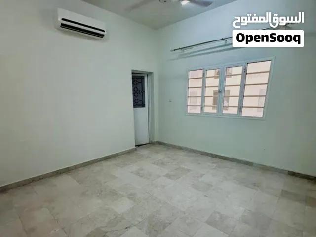 شقه للايجار مميزه بتصيم راقي في مسقط العامرات مكونه من 3 غرف نوم ومطبخ واسع ومجلس و 3 دورات مياه...