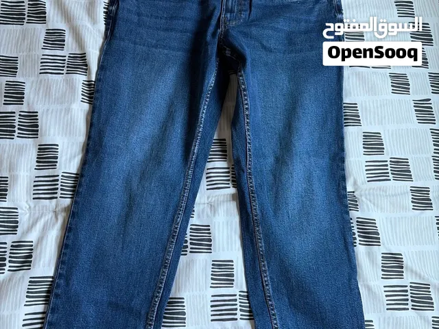 Jeans Lee cooper size 36 slim fit bought for 280 qar