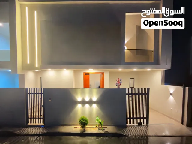 2 فلل للايجار في السراج قرب الرئيسي مناسبات للسكن او مقر شركه او شي تجاري