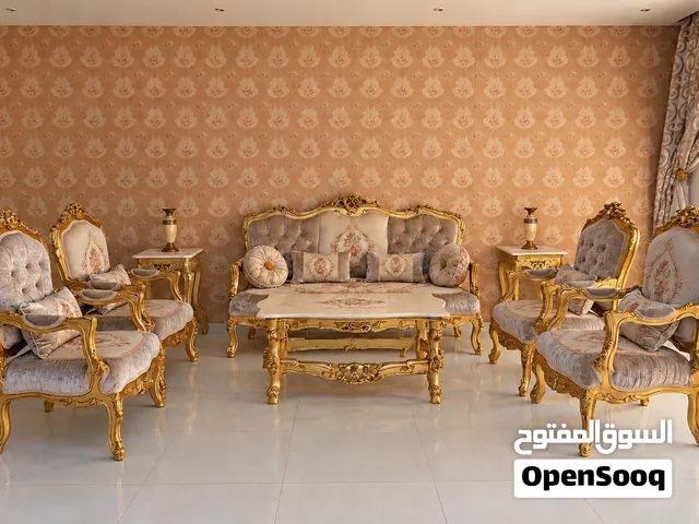 طقم كنب ملكي فاخر مطلي باللون الذهبي – تصميم كلاسيكي راقٍ بحالة ممتازة