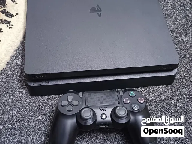 السلام عليكم. متوفر جهاز PS4 slim مهكر معاه 12 لعبة. مساحته 1TBطبعا معاه ايد اصلية. ويد جديدة باكوها