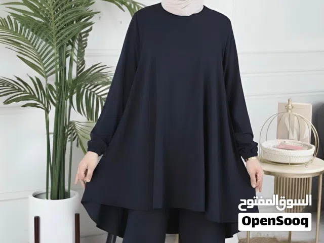 طقم أنيق ومريح للمحجبات   استمتعي بالأناقة والراحة مع هذا الطقم العصري بلونه الراقي
