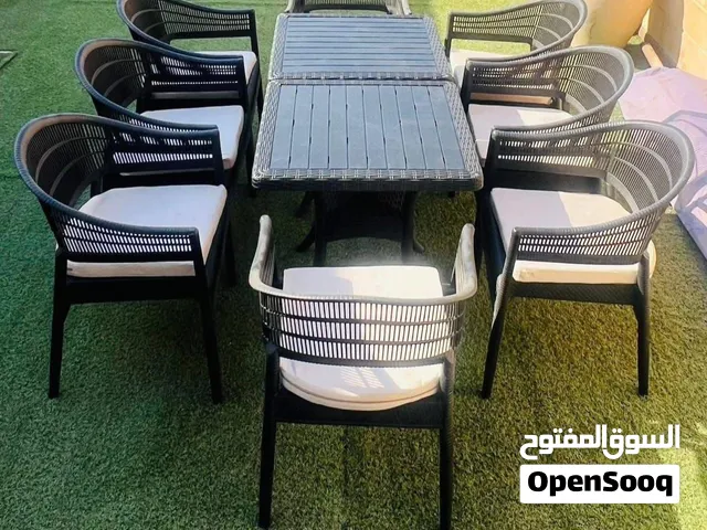 أثاث عملي يجمع بين فخامة الشكل ومتانة الاستخدام