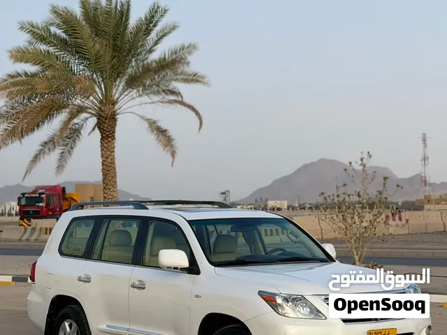 للبيع لكزس LX570 الموتر قمه ف نظافه