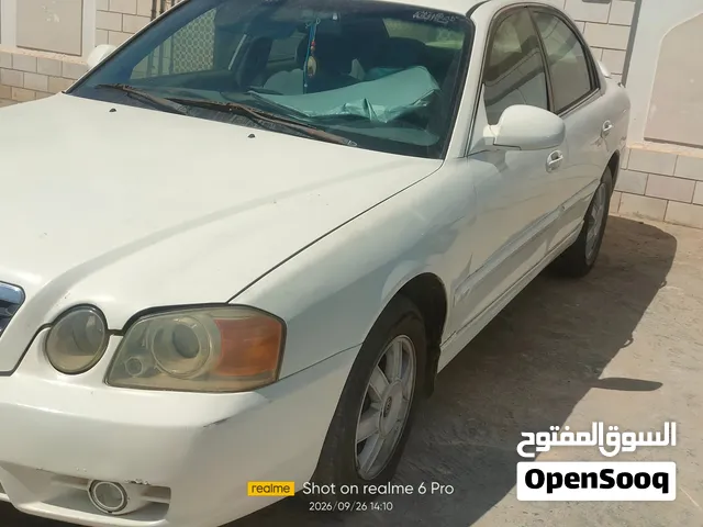كيا اوبتيما 2005 صالون سيدان مرخصة بحالة جيدة مع نظام تعليق رياضي