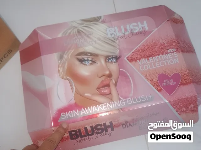 مكياج وجه وبودرة وواقي للشمس للبيع بضاعه درجه اولى ماستر من فرنسا باريس المكان طرابلس راس حسن