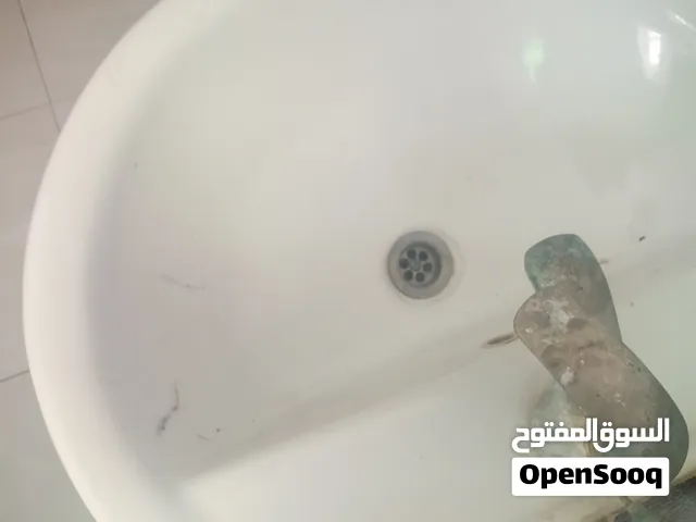 مغسلتين حمام جديد للبيع مع بطرياتهم
