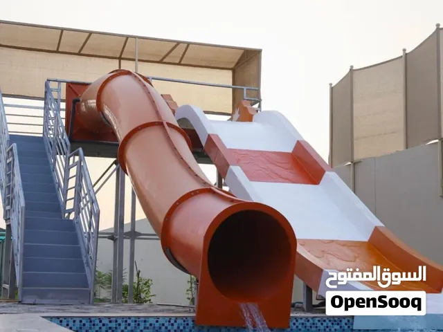 لعبه مائيه فايبر كلاس ارتفاعها 3متر 30 سانتي تتكون من سجاده وانبوبيه