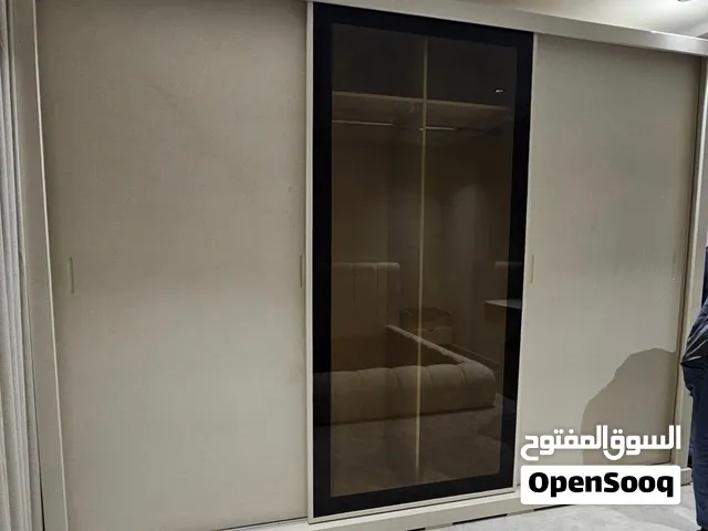 دولاب ملابس كبير