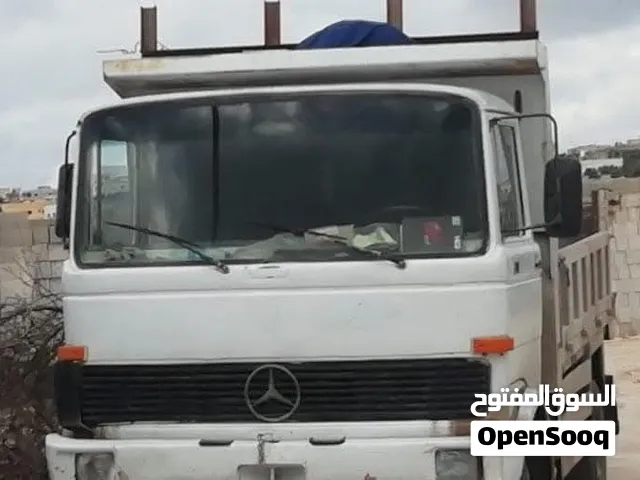 مرسيدس 813