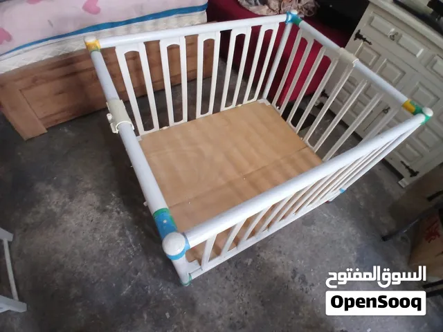 سرير بببي شبه جديد