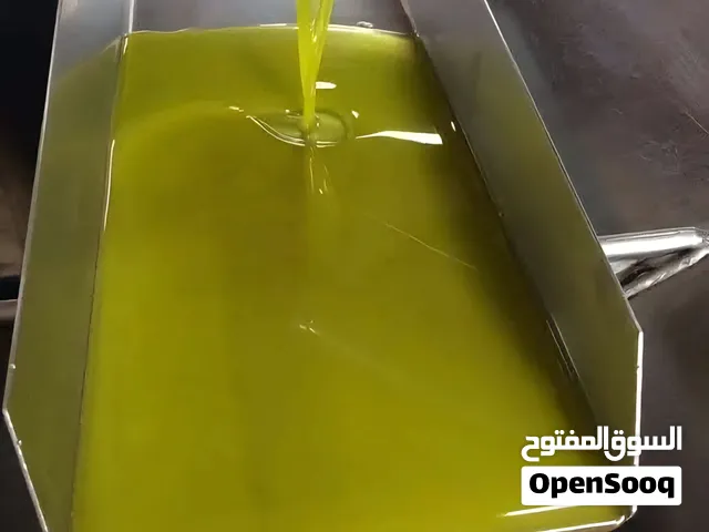 زيت زيتون من مزارع الكفارات مكفول وزن تنكه 16 صافي 17 قائم. سعر 55 دينار شامل التوصيل