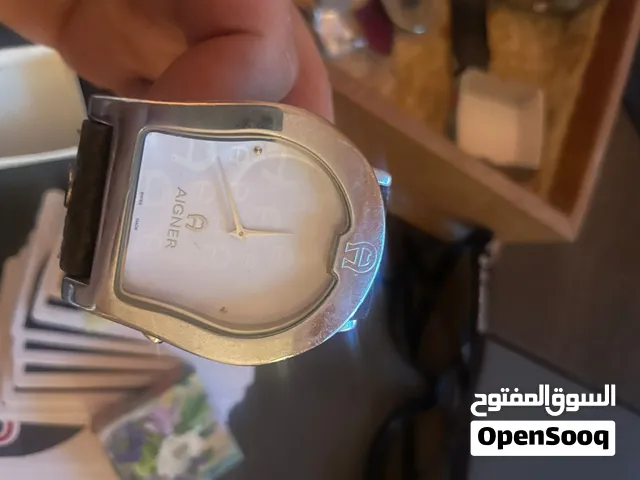 للبيع ساعات نظيفه جدا