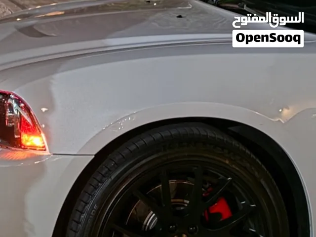 للبيع جنوط SRT مقاس 20 شبه جدد معا توايرهم