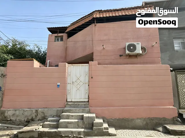 بيت في البصرة القديمة موقع جداً مميز فرع صيدلية الشدن قريب جداً على شارع سوق البصرة الرئيسي