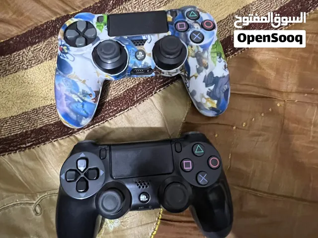 جويستكات بلي 4 وحدة اصلي ووحدة تجاري و ثنينهم بسعر اليدة البالة