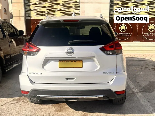 Used Nissan Rogue in Dhofar
