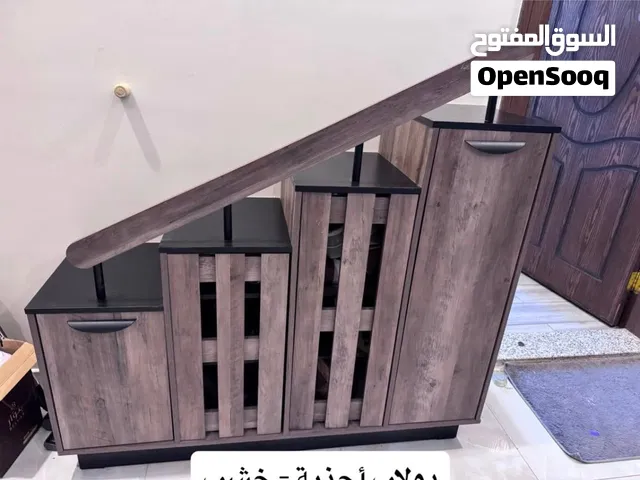 دولاب أحذية خشبية ممتاز استخدام نضيف ب 500 ريال فقط