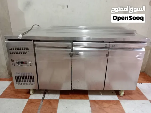 ثلاجة اندر كاونتر 170سم ستانليس بره وجوه وبحالة الزيرو