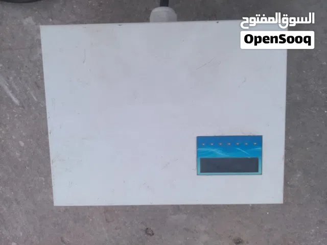 منظم كهرباء / مثبت كهرباء