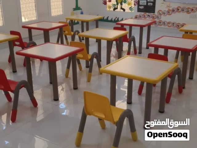 بيع كراسي وطاولات مدارس