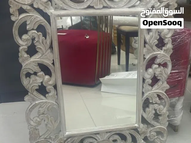 منظرة مزخرفة الإطار من الخشب